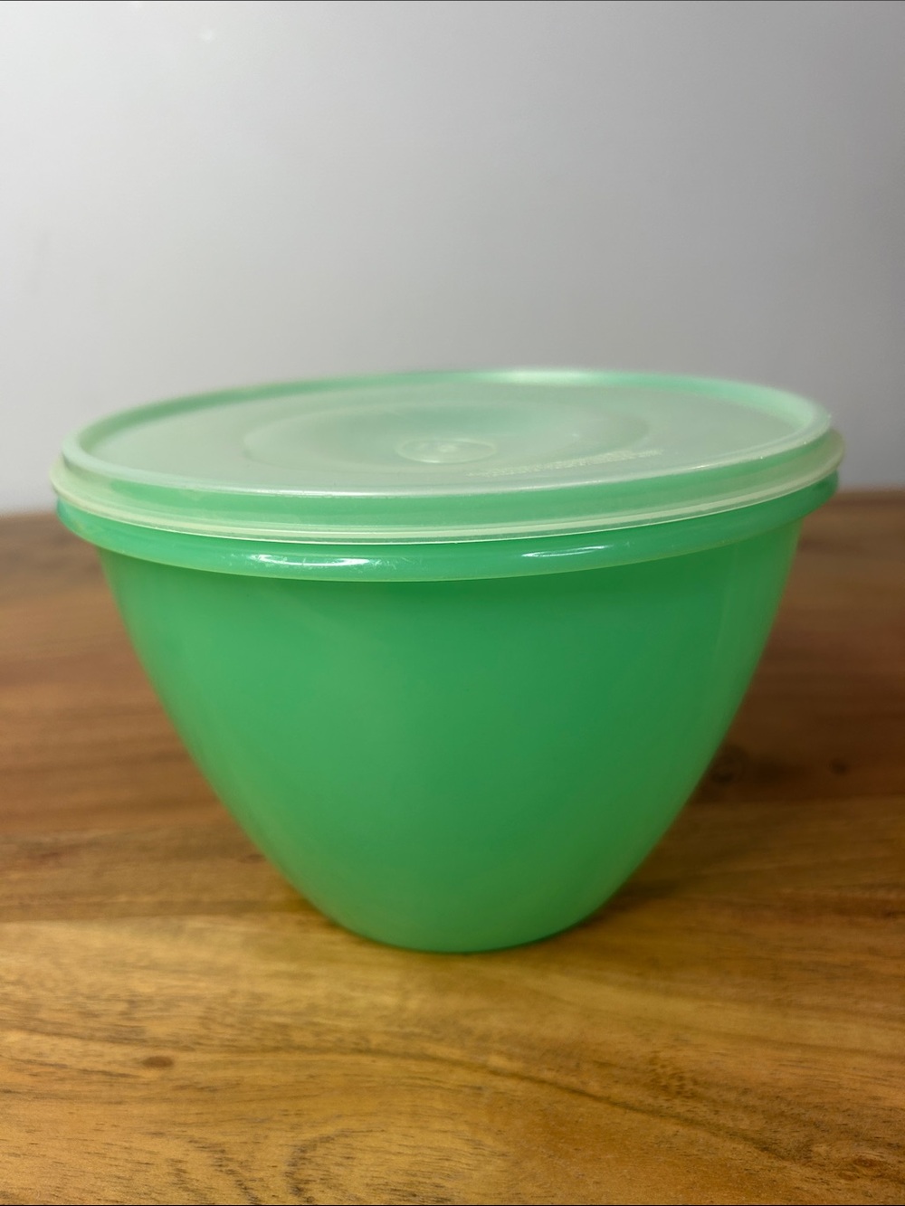 Vintage Tupperware Jadeite Green Crisp-It Lettuce Keeper Bowl & Lid #679 #680